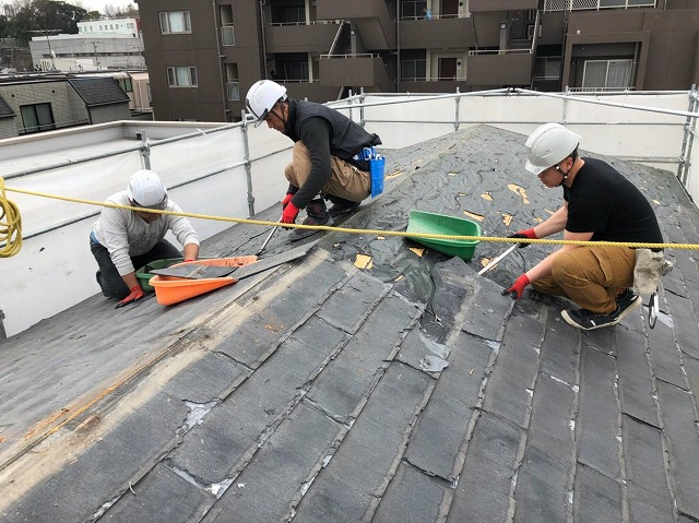 既存屋根材の解体